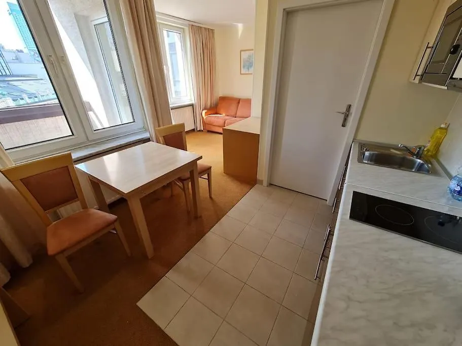 10Q - Z6 Apartment 605 华沙